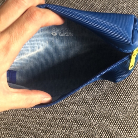 Mandarina Duck Faux Leather Small Makeup Travel Pouch Zippier Royal Blue - Picture 8 of 10